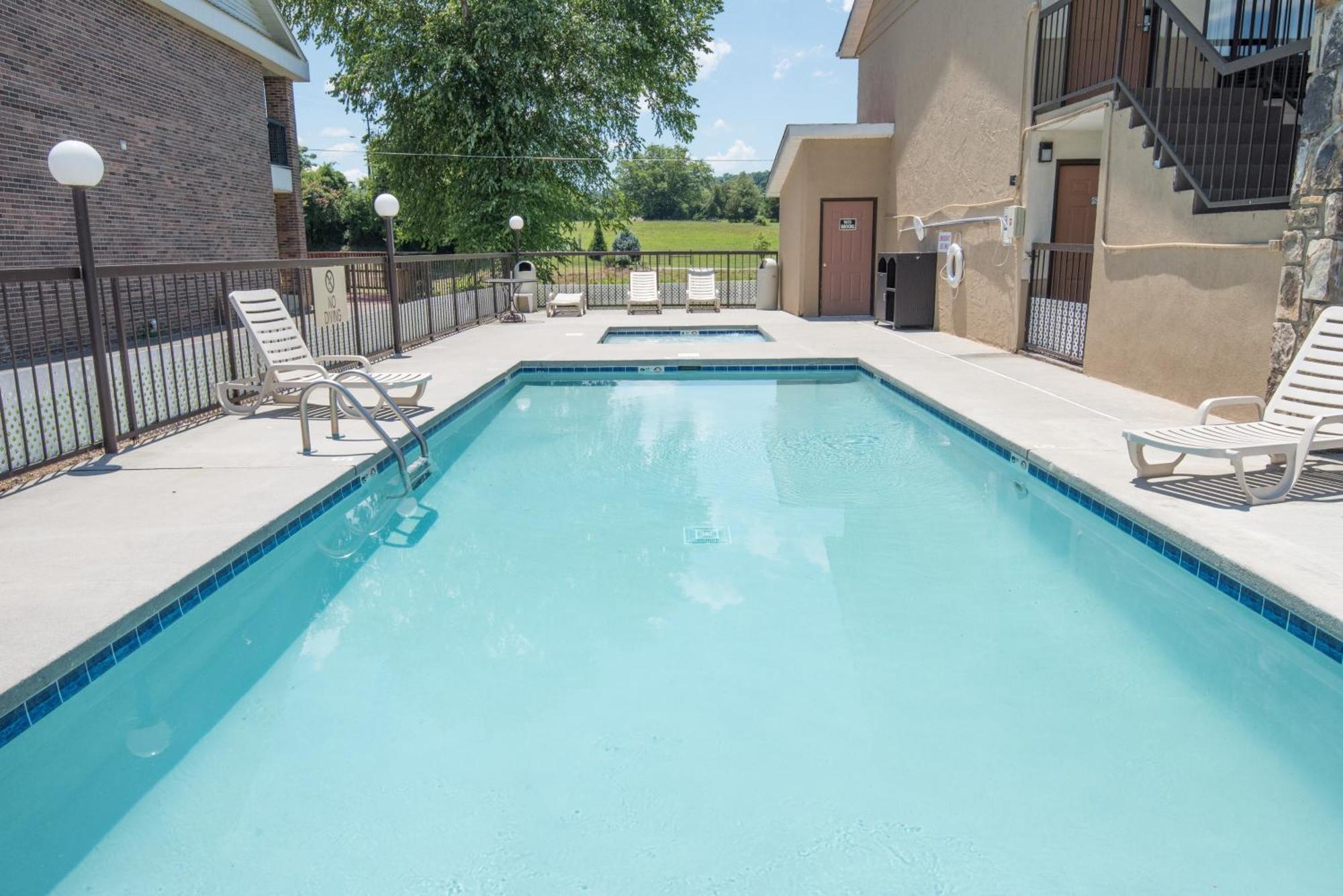 Econo Lodge Sevierville-Pigeon Forge On The River Экстерьер фото
