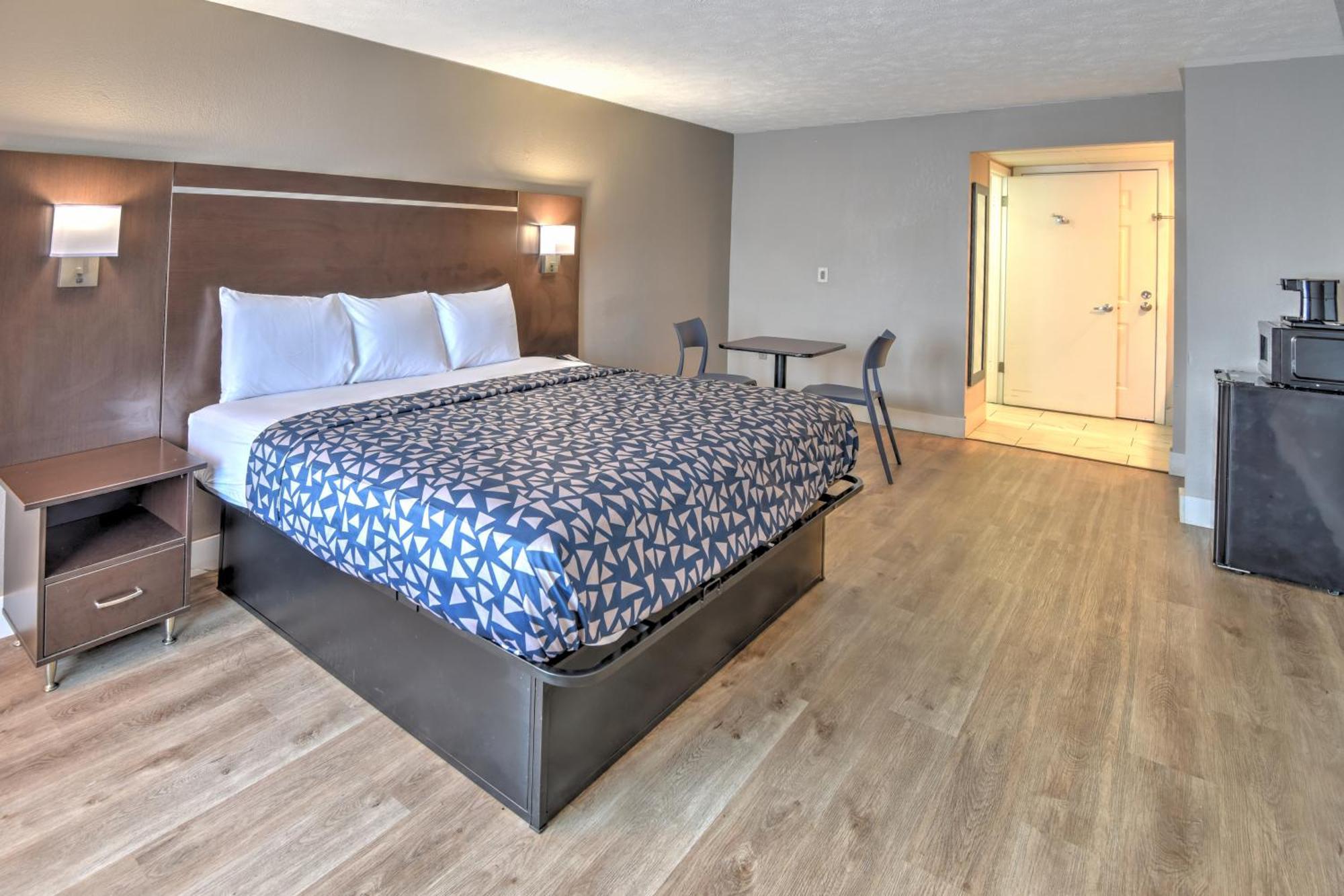 Econo Lodge Sevierville-Pigeon Forge On The River Экстерьер фото