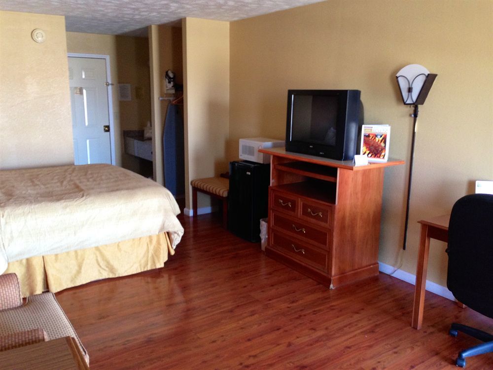 Econo Lodge Sevierville-Pigeon Forge On The River Экстерьер фото
