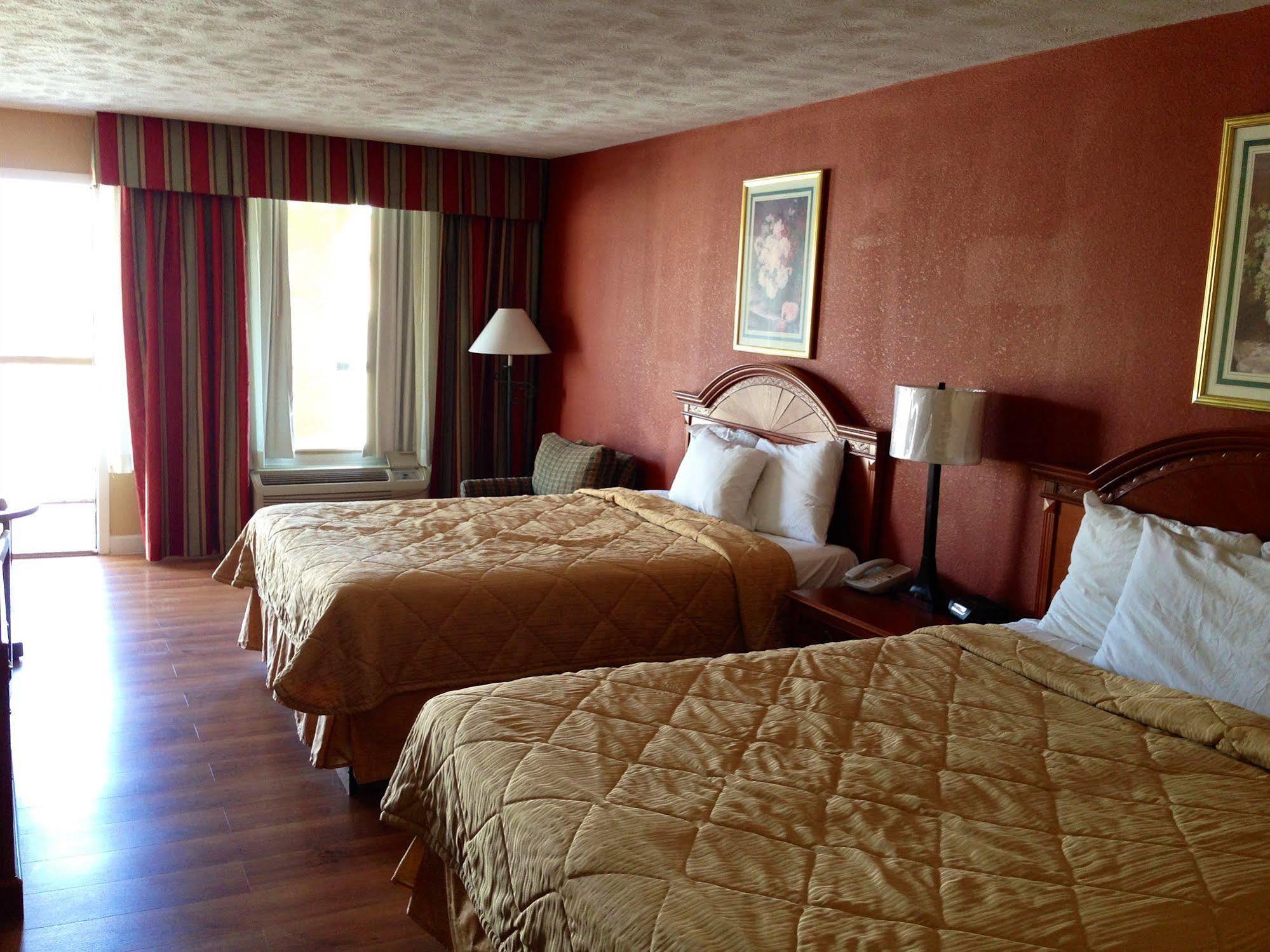 Econo Lodge Sevierville-Pigeon Forge On The River Экстерьер фото