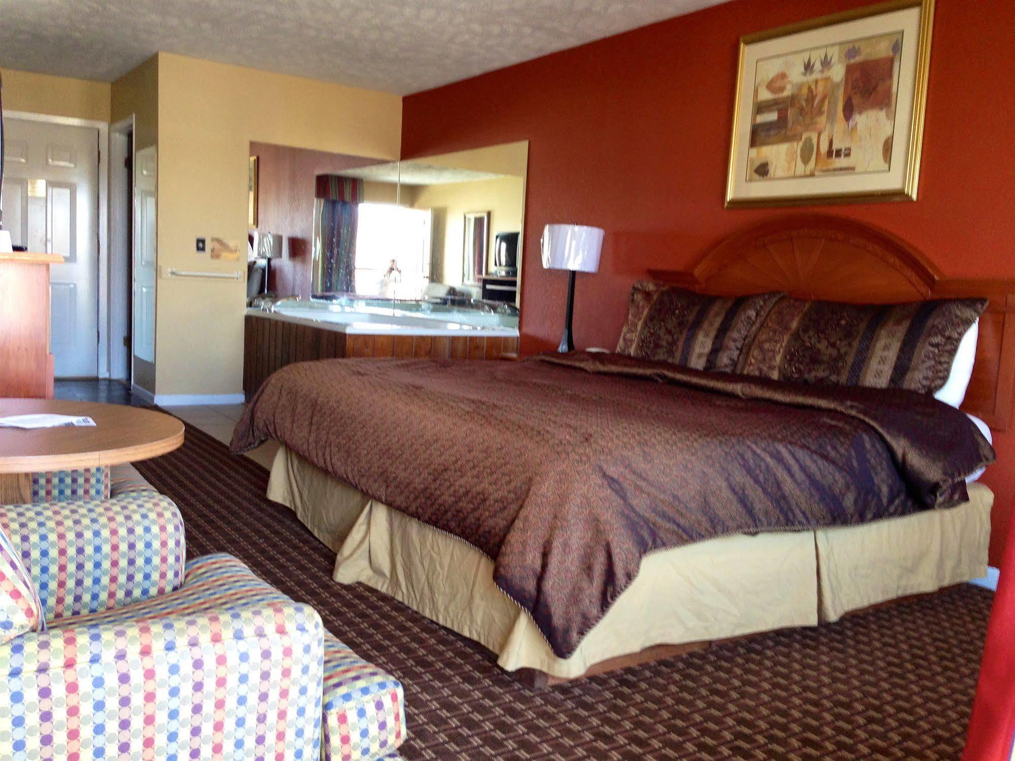 Econo Lodge Sevierville-Pigeon Forge On The River Экстерьер фото